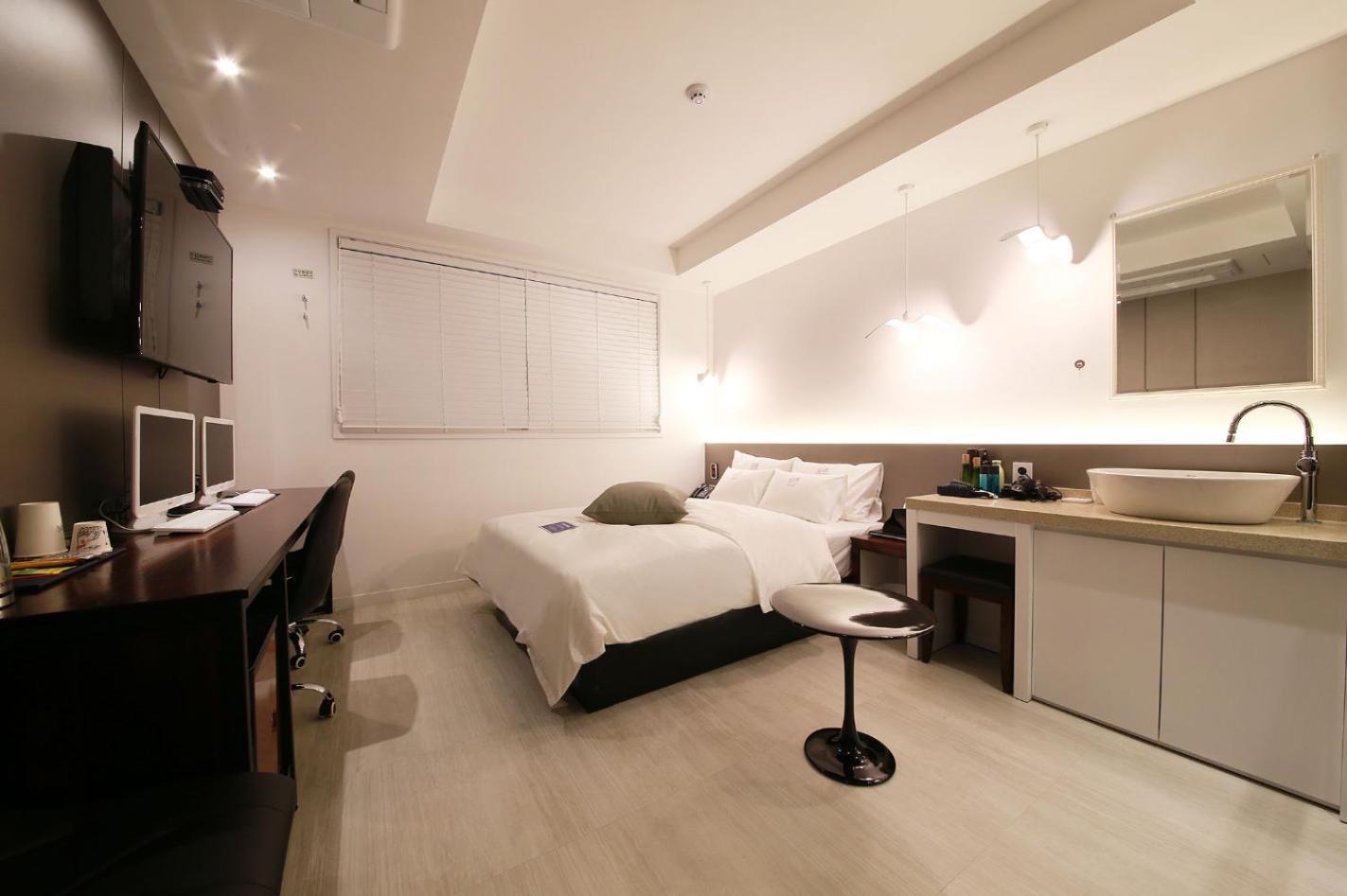 Hotel Yaja Terminal Branch Йонгин Екстериор снимка