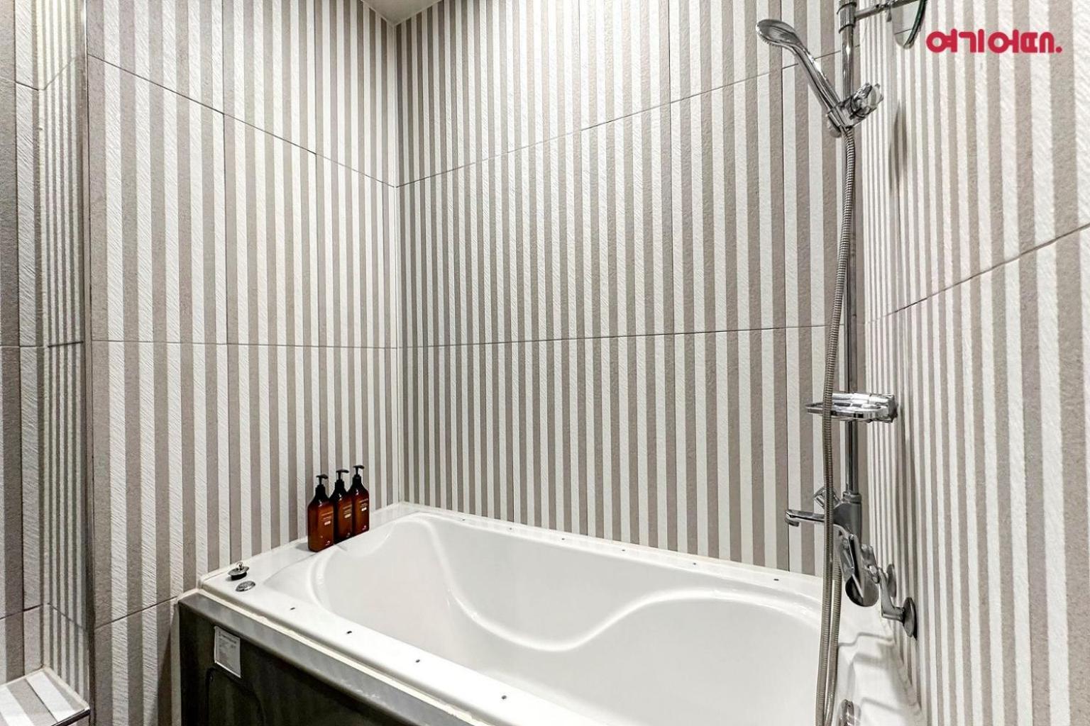 Hotel Yaja Terminal Branch Йонгин Екстериор снимка